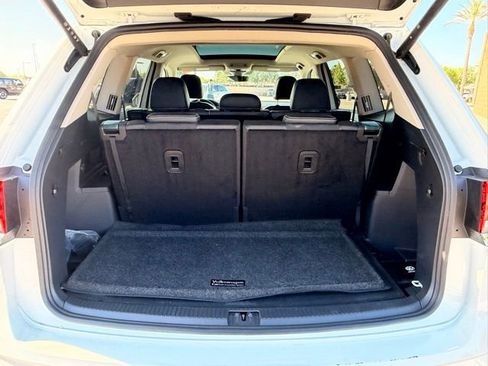 Used 2024 Volkswagen Atlas SE w/ Panoramic Sunroof Package FWD image 22