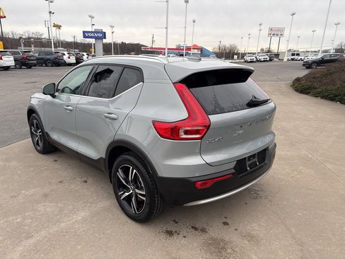 Certified 2025 Volvo XC40 B5 Core image 7