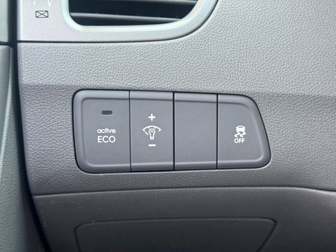 Used 2012 Hyundai Elantra Limited w/ Technology Pkg 5 FWD image 17