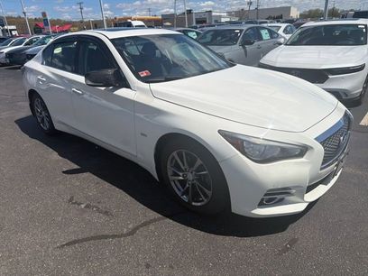 Used 2017 INFINITI Q50 Signature Edition w/ All Weather Package (L93)