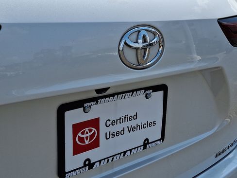 Used 2024 Toyota Highlander XLE AWD/4WD image 31