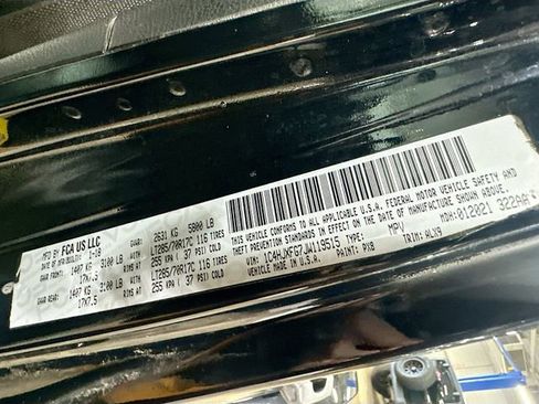 Used 2018 Jeep Wrangler Unlimited Rubicon w/ Dual Top Group image 31