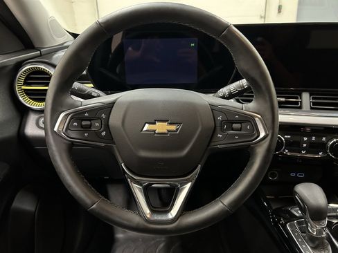 Used 2025 Chevrolet Trax LT w/ Driver Confidence Package image 17