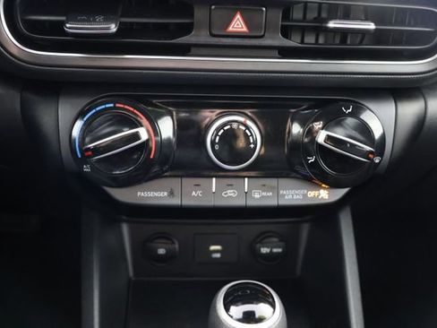 Used 2023 Hyundai Kona SEL image 15