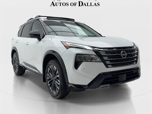 Used 2025 Nissan Rogue Platinum w/ Platinum Premium Package AWD/4WD image 2