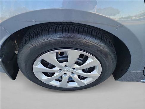 Used 2025 Toyota Corolla LE image 11