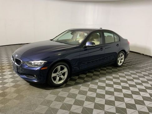 Used 2013 BMW 328i xDrive Sedan AWD/4WD image 12