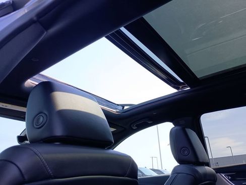 Used 2022 Cadillac XT5 Premium Luxury w/ Technology Package image 28