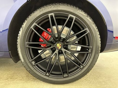 Certified 2025 Porsche Macan GTS AWD/4WD image 14