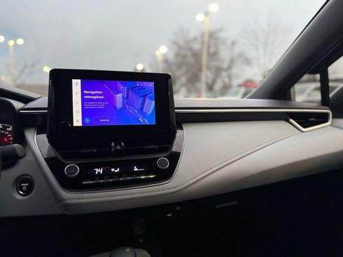 Used 2024 Toyota Corolla SE w/ SE Package image 25