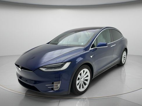 Used 2018 Tesla Model X 75D AWD/4WD image 6