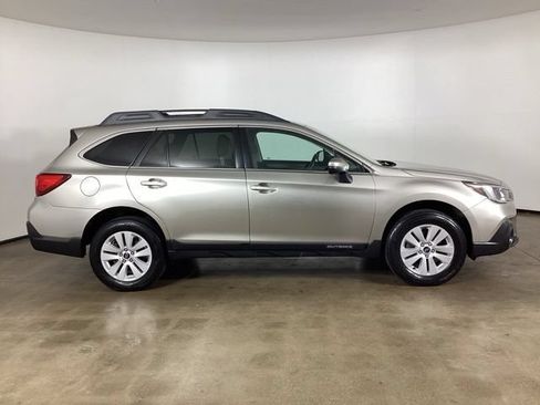 Used 2018 Subaru Outback 2.5i Premium AWD/4WD image 4