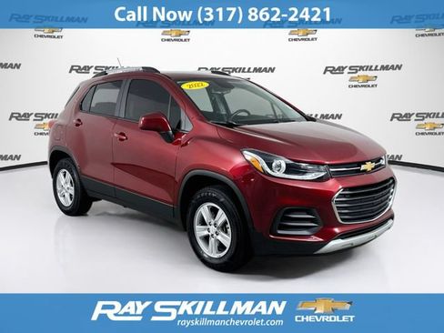 Used 2022 Chevrolet Trax LT w/ LT Convenience Package AWD/4WD image 1