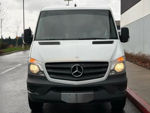 Used 2014 Mercedes-Benz Sprinter 2500 image 8