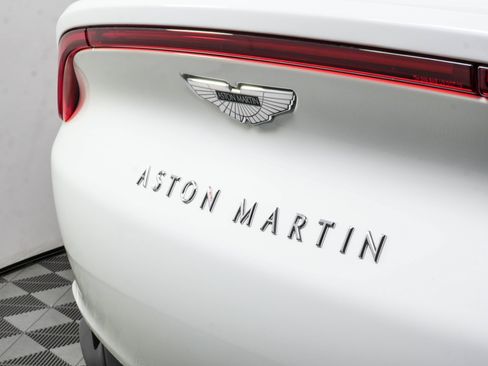 Used 2021 Aston Martin DBX AWD/4WD image 37