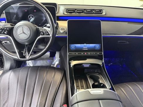 Used 2022 Mercedes-Benz S 500 4MATIC w/ 3D Technology Package image 12
