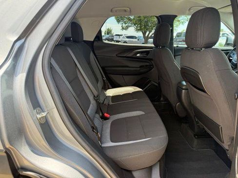 Used 2023 Chevrolet TrailBlazer LT FWD image 4