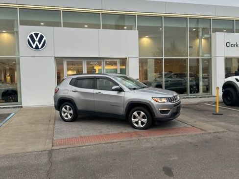 Used 2018 Jeep Compass Latitude w/ Popular Equipment Group image 3