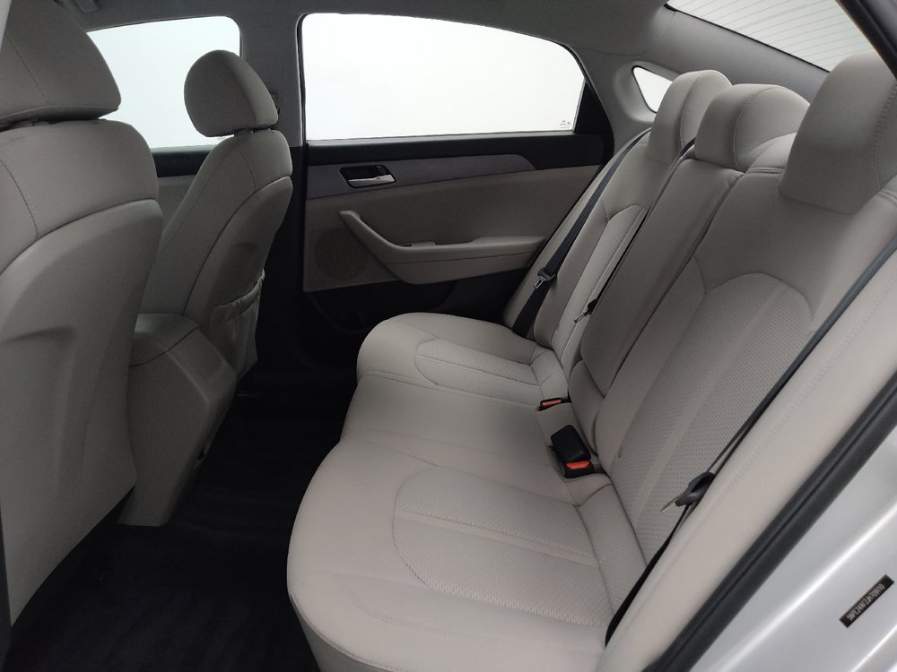 Used 2018 Hyundai Sonata SE FWD image 18