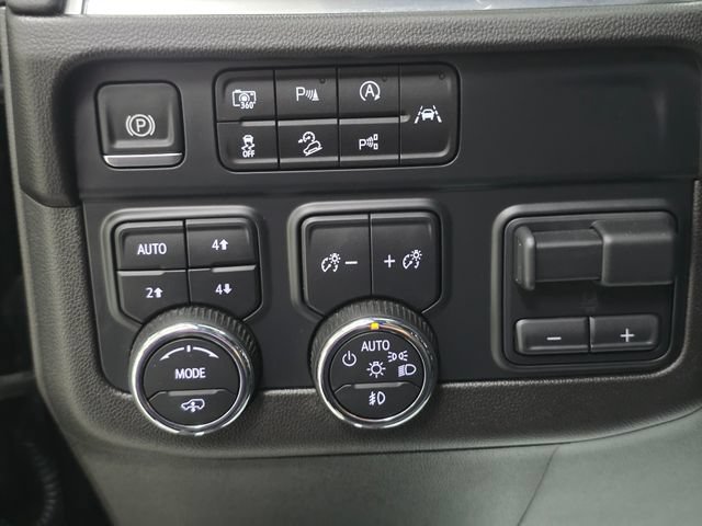 Used 2025 Chevrolet Tahoe Z71 w/ Z71 Off-Road Package AWD/4WD image 16