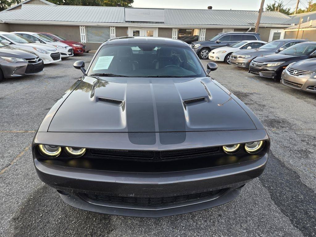Used 2017 Dodge Challenger SXT Plus RWD image 4