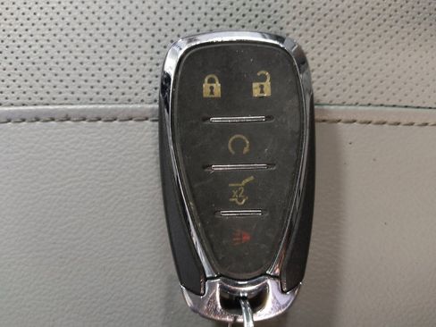 Used 2018 Chevrolet Traverse Premier w/ Driver Confidence II Package FWD image 32