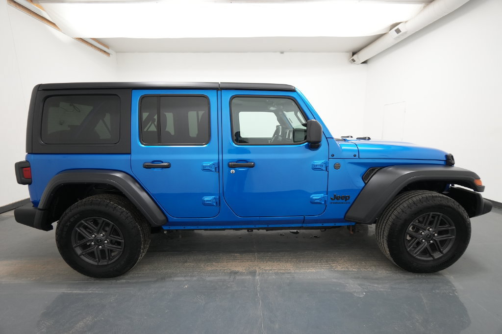 Used 2024 Jeep Wrangler Unlimited Sport AWD/4WD image 10