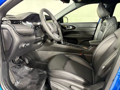 New 2026 Jeep Compass Latitude AWD/4WD image 18