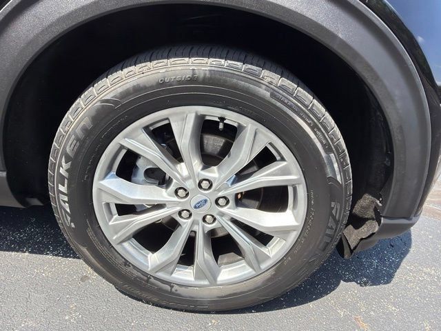 Used 2020 Ford Explorer XLT w/ Equipment Group 202A AWD/4WD image 31
