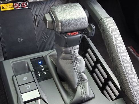 Used 2025 Toyota 4Runner TRD Off-Road image 18