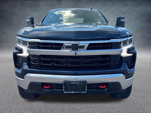 Used 2022 Chevrolet Silverado 1500 LT AWD/4WD image 2