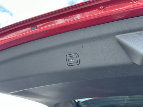 New 2025 Chevrolet Suburban Premier image 12