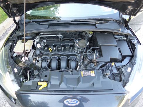 Used 2016 Ford Focus SE w/ Equipment Group 201A FWD image 16