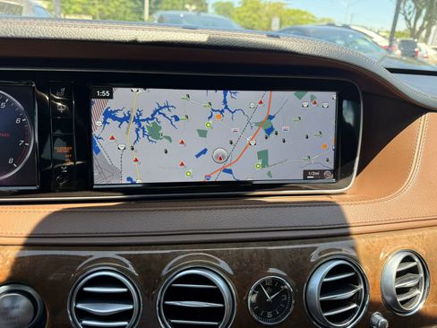 Used 2017 Mercedes-Benz S 550 4MATIC Sedan image 12