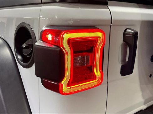 Used 2021 Jeep Wrangler Unlimited Sport image 28