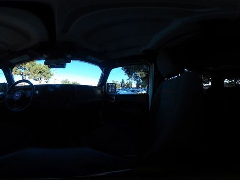 Used 2025 Jeep Wrangler Unlimited Rubicon image 38