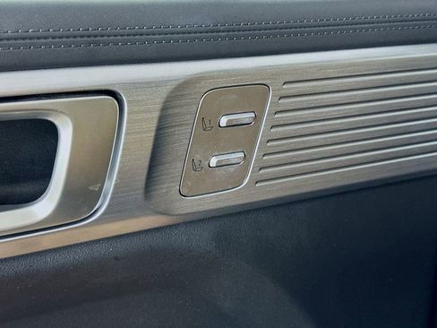 Used 2025 Hyundai Santa Fe Limited image 19