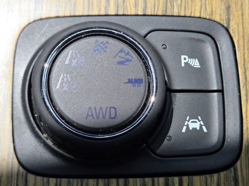 Used 2018 GMC Acadia Denali w/ Technology Package AWD/4WD image 35