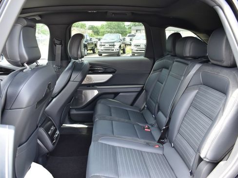 Used 2024 Lincoln Nautilus Reserve w/ Equipment Group 203A AWD/4WD image 8