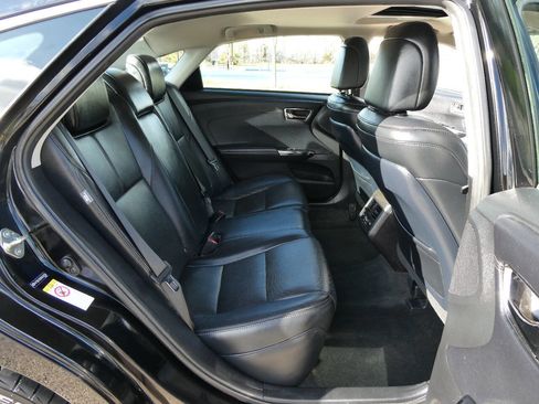 Used 2017 Toyota Avalon Limited w/ All Weather Liner Package FWD image 30