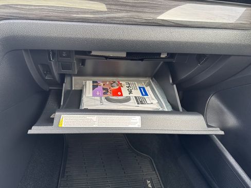 Used 2020 Volkswagen Passat 2.0T R-Line image 31