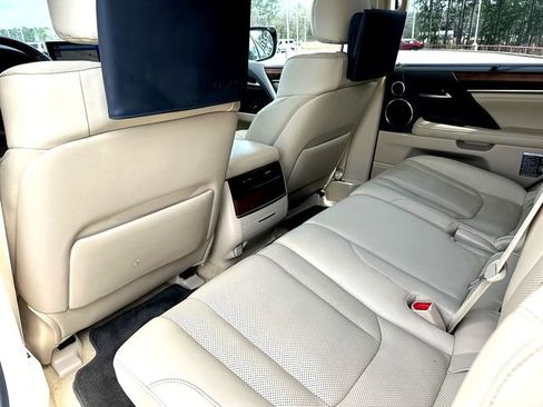 Used 2020 Lexus LX 570 4WD w/ Luxury Package image 21