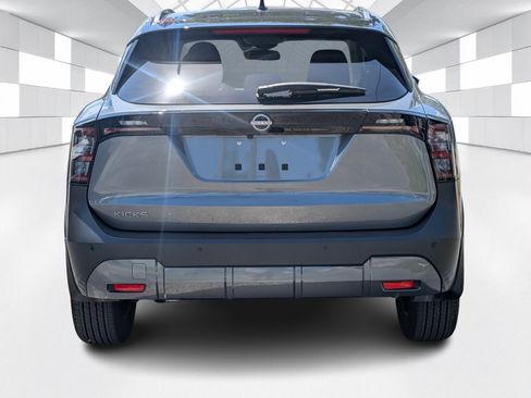 Used 2025 Nissan Kicks SV w/ SV Premium Package FWD image 6