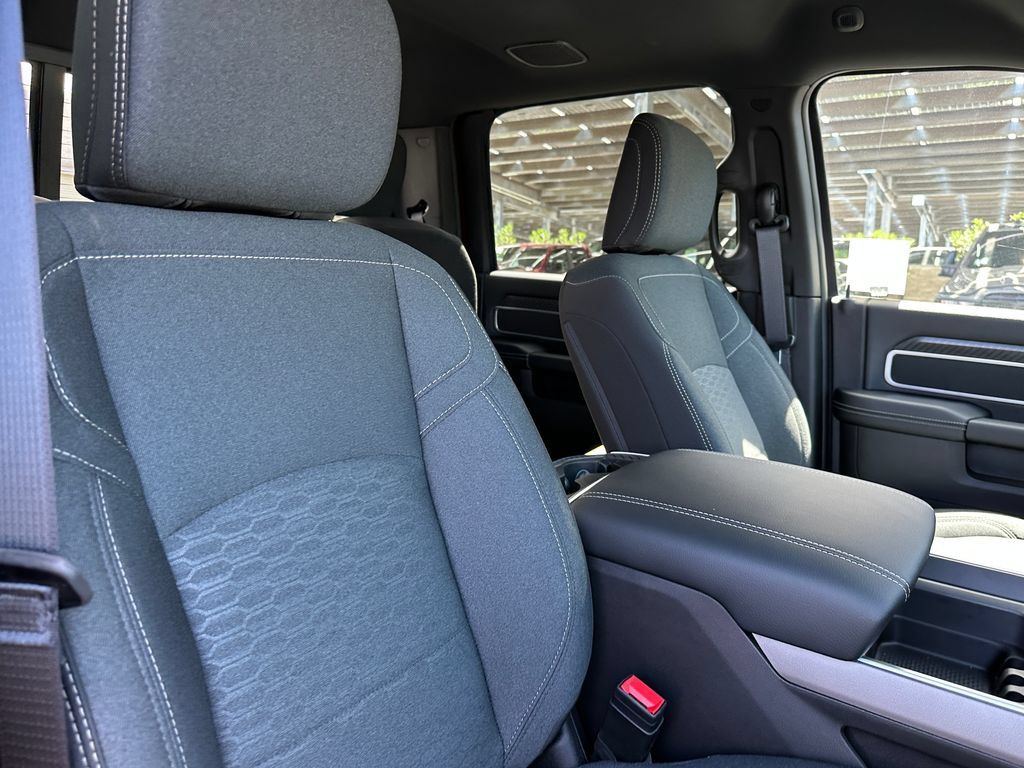 New 2026 RAM 3500 Big Horn AWD/4WD image 15