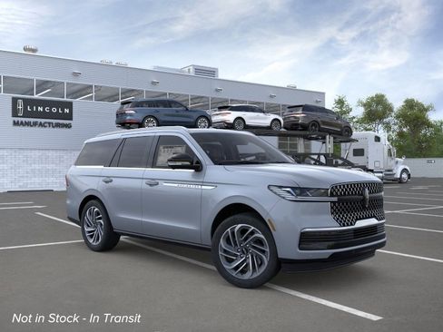 New 2026 Lincoln Navigator Reserve AWD/4WD image 7