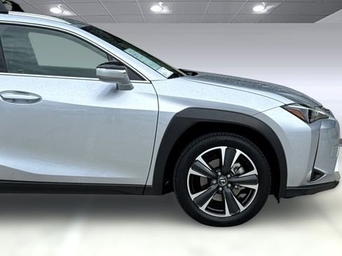 Certified 2025 Lexus UX 300h FWD w/ Accessory Package (Z2) image 35