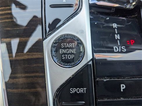 Used 2023 BMW X7 xDrive40i w/ Executive Package image 34