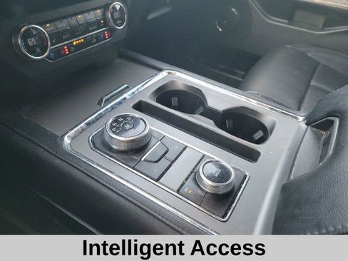 Used 2020 Ford Expedition Max XLT w/ Equipment Group 202A image 8