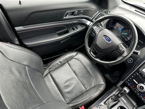 Used 2018 Ford Explorer Sport image 28