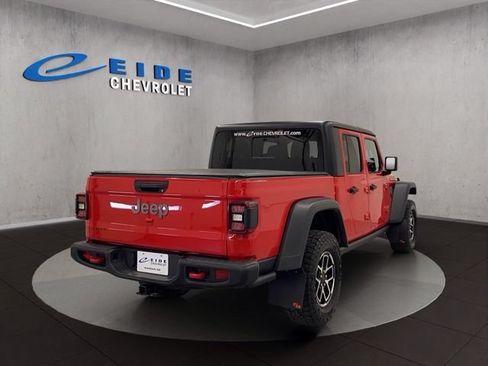 Used 2024 Jeep Gladiator Rubicon w/ Convenience Group AWD/4WD image 14